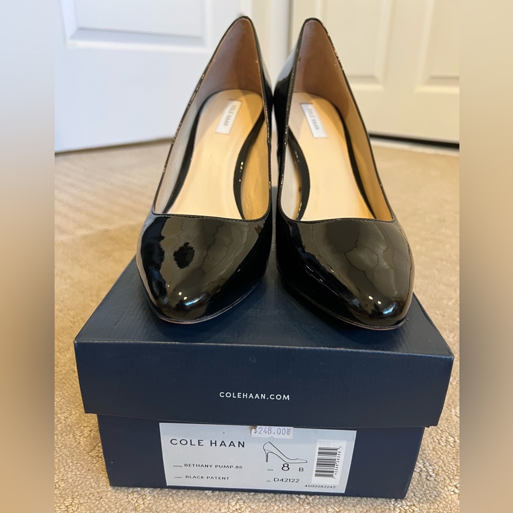 NIB Cole Haan Bethany Pump.85 Black Patent Size 8B Almond toe
